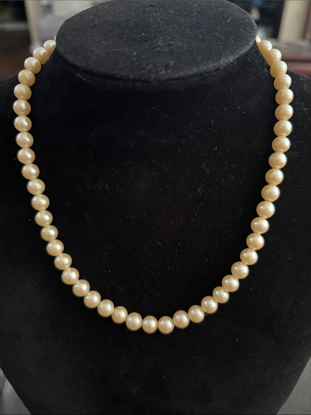 Vintage Japan Elegant Peachy Cream Glass Pearl Strand